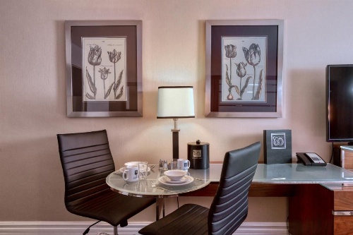 Le Cantlie Suites Hotel image 15