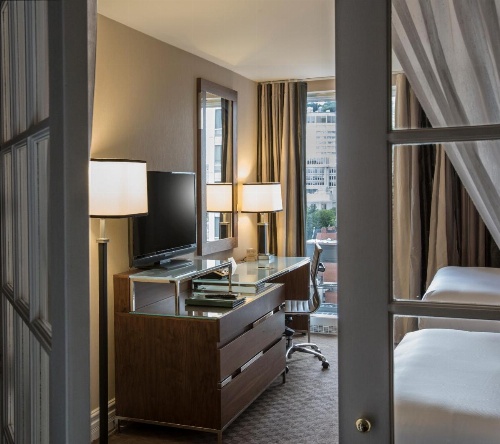Le Cantlie Suites Hotel image 28